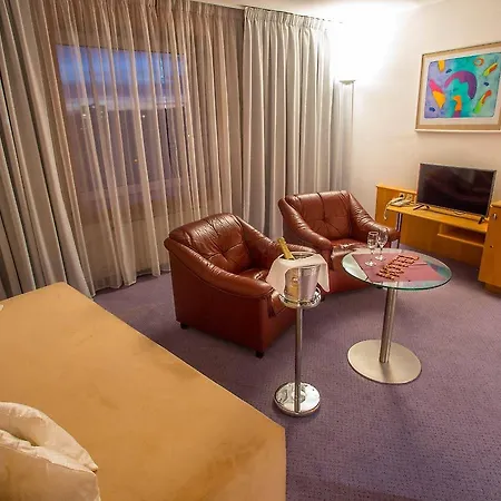 Hotel Cosmopolitan Bobycentrum - Czech Leading 4*
