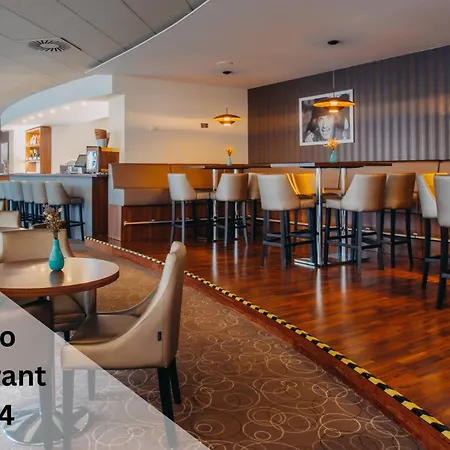 Hotel Cosmopolitan Bobycentrum - Czech Leading