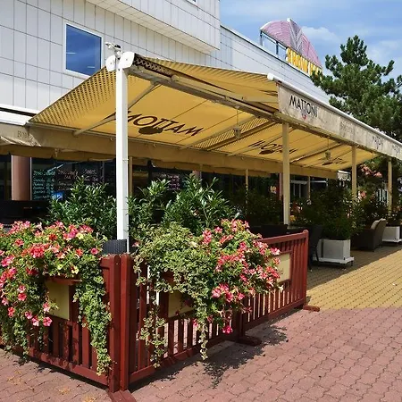 Cosmopolitan Bobycentrum - Czech Leading Отель 4*