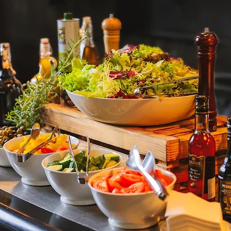 Cosmopolitan Bobycentrum - Czech Leading