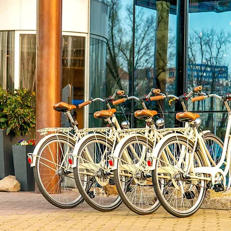 Cosmopolitan Bobycentrum - Czech Leading Hotell 4*