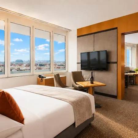 Hotel Cosmopolitan Bobycentrum - Czech Leading