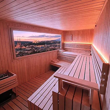 Cosmopolitan Bobycentrum - Czech Leading Hotel