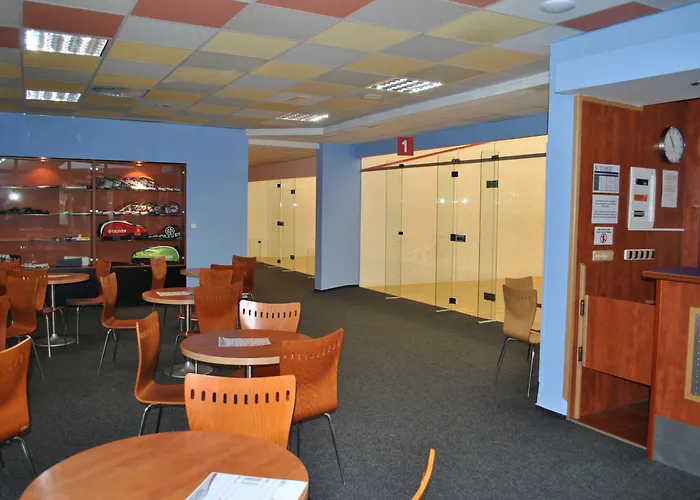 Cosmopolitan Bobycentrum - Czech Leading 4*