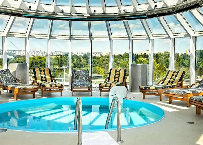 Hotel Cosmopolitan Bobycentrum - Czech Leading